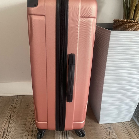 TAG Legacy Luggage, travel bag suitcase 26”  pink - Picture 12 of 12